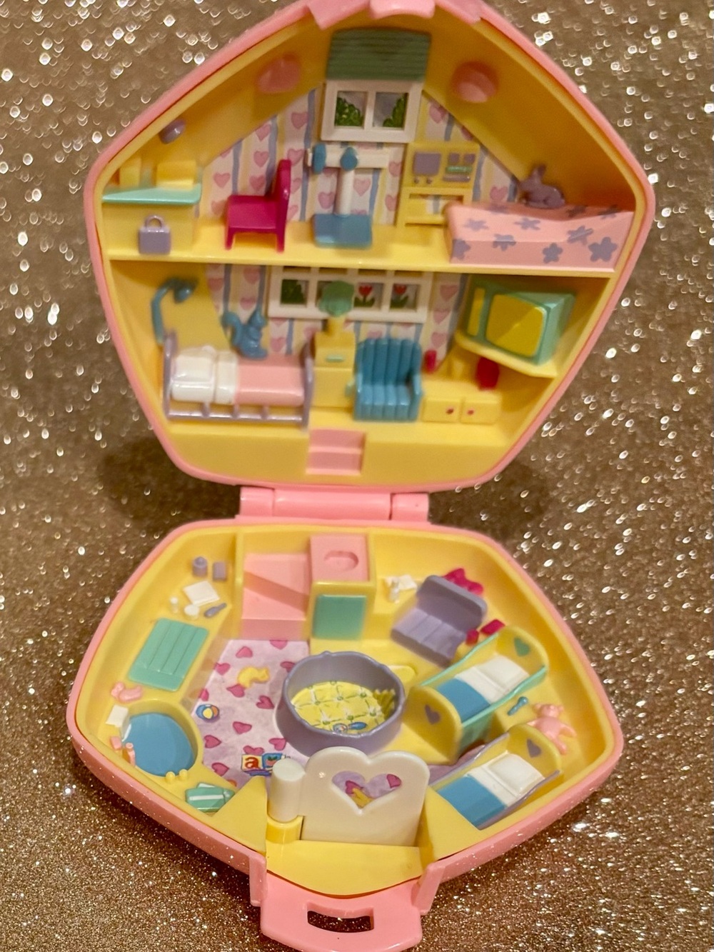Polly Pocket~ Dr. Polly's Baby Care Centre (Pink set)